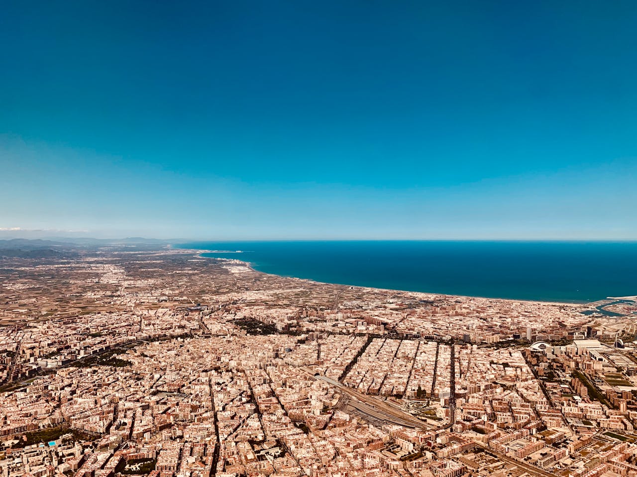 Zonas Emergentes en Valencia: Dónde Comprar Antes de que Suban los Precios🤑